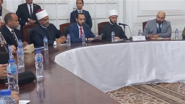 وزير الأوقاف: لن أترك إماما أو عاملا منقولا أو مفصولا تعسفياأكد الدكتور أسامة الأزهري وزير الأوقاف، تلقي عددا من الشكاوى الخاصة بالأئمة والعاملين الذين نقلوا تعسفيا خلال الفترة الم