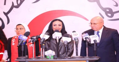 وزيرة التضامن الاجتماعي تطلق مبادرة الهلال الأحمر المصري بإيديك تنقذي حياة متابعة سيد زعزوع تحت رعاية السيدة الأولي انتصار السيسي حرم السيد رئيس