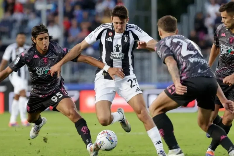 يوفنتوس يواصل إهدار النقاط بتعادل سلبي مع إمبولي تعادل يوفنتوس سلبيا مع مضيفه إمبولي في الجولة الرابعة من الدوري الإيطالي لكرة القدم، وفقد فريق