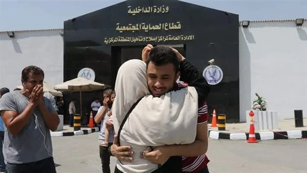 الإفراج عن المحبوسين احتياطيا يثبت حرص الرئيس السيسي على الديمقراطية وحقوق الإنسانالإفراج عن مجموعة من المحبوسين احتياطيا، قرار يؤكد المناخ الجديد