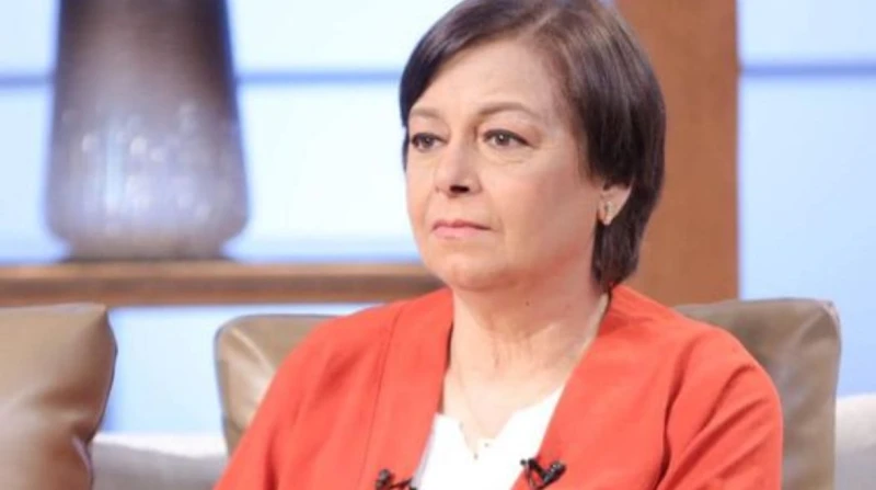 أبطال لن أعيش في جلباب أبي عن ناهد رشدي: بشوشة وخلوقة (خاص) رحلت الفنانة ناهد رشدي صباح أمس السبت، عن عمر يناهز 68 عاما، بعد صراع مع المرض.ويعد مسلسل