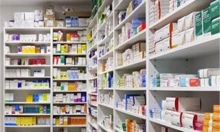 كتابة الاسم العلمي للدواء يقلل المشكلات الطبية.. تفاصيل صحة أكد الدكتور على عبد الله رئيس الجمعية المصرية للدراسات الدوائية، أن تطبيق الاسم العلمي للدواء، بدلا من الاسم التجاري، سي