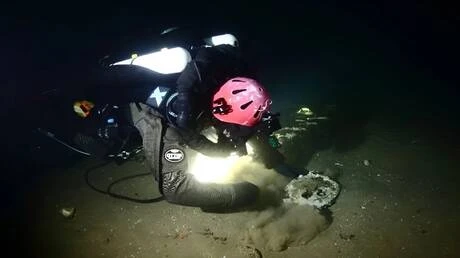 العثور على باخرة فرنسية أسطورية في قاع المحيط الأطلسي متفرقات ويشير موقع .، إلى أن البحث عن الباخرة التي غرقت أثناء عودتها إلى فرنسا، بعد أول رحلة لها من ميناء لوهافر الفرنسي إلى ن