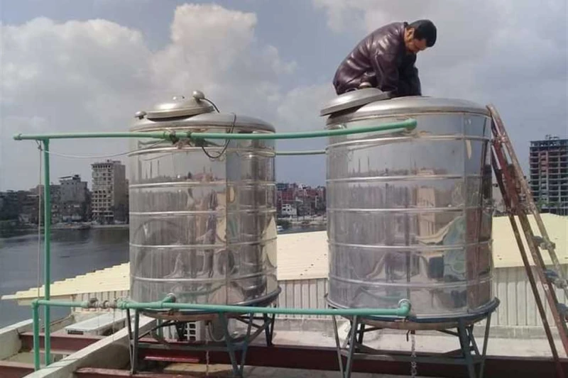 صحة دمياط: تنفيذ خطة شاملة لتطهير خزانات المياه داخل المدارس قبل بدء العام الدراسي أعلنت مديرية الصحة بدمياط عن بدء تنفيذ خطة المديرية لاستقبال العام