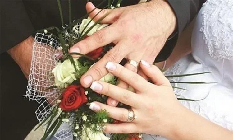 حفل زفاف مغربي ينتهي بالطلاق.. لن تصدق السبب منوعات في واقعة غريبة من نوعها، شهد حفل زفاف مغربي منعطفا دراماتيكيا عندما قرر العريس تطليق عروسه بعد