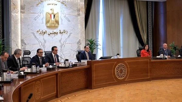 رئيس الوزراء يستعرض مقترحات بمخططات وتصميمات مدينة العاصمة الطبيةاجتمع اليوم الدكتور مصطفى مدبولي، رئيس مجلس الوزراء، بممثلي شركة الصينية، وممثلي