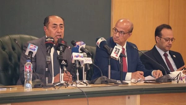 في حوار مفتوح.. الشئون العربية بالصحفيين تستضيف السفير حسام زكياستضافت لجنة الشؤون العربية والخارجية بنقابة الصحفيين، برئاسة وكيل النقابة حسين