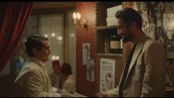 جدي.. حلاق الأربعينيات في مسلسل عمر أفندي يثير الجدل تفاعل الجمهور مع الممثل الشاب مؤمن هشام، الذي يلعب دور عبدالجليل محفوظ، في مسلسل عمر أفندي ويعمل