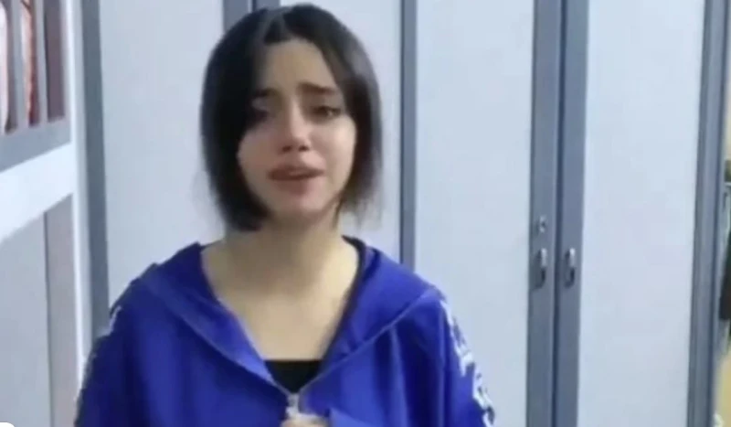 الأمن يكشف ما فعله 5 سودانيين مع فتاة الهرم ويعلن تفاصيل القبض عليهمما فعله 5 سودانيين مع فتاة الهرم حيث تبدأ النيابة العامة تحقيقاتها مع الفتاة المعروفة بفيديو الهرم، التي زعمت تع