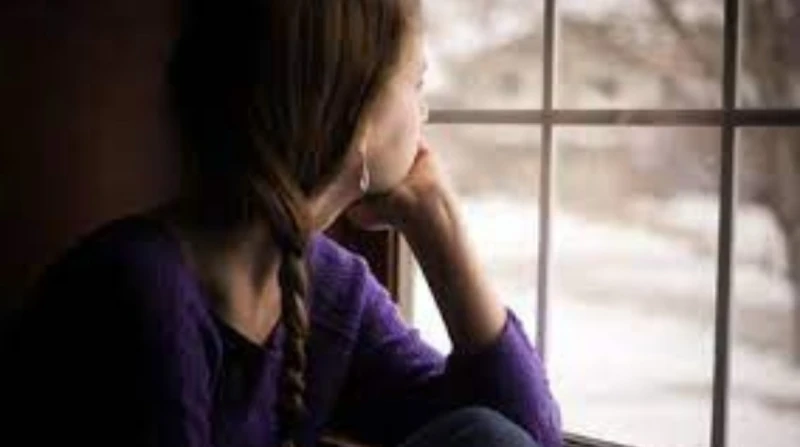 فقدت أمها ثم ذبحت.. سما بطلة ثانوية عامة قهرت الحزن والغدر بمجرد أن تسمع بطل الثانوية العامة يأتي في ذهنك طالب عصف ذهنه وانكب على ملازمه للمذاكرة إلى أن حصل على أعلى الدرجات والتحق