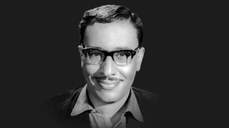 فؤاد المهندس.. 5 مسرحيات عبقرية برسائل سامية سك على بناتك أو أنا وهو وهي إضافة إلى عدد كبير من الأعمال المسرحية، صنفت فؤاد المهندس رائد للكوميديا وأحد أعمدة المسرح العربي، منها 5 ا