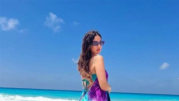 بالأحمر المطرز.. درة بفستان ملفت بأسبوع الموضة في دبي شاركت الفنانة درة جمهورها بأحدث صور لها عبر خاصية الستوري على صفحتها الشخصية على إنستجرام.وكانت