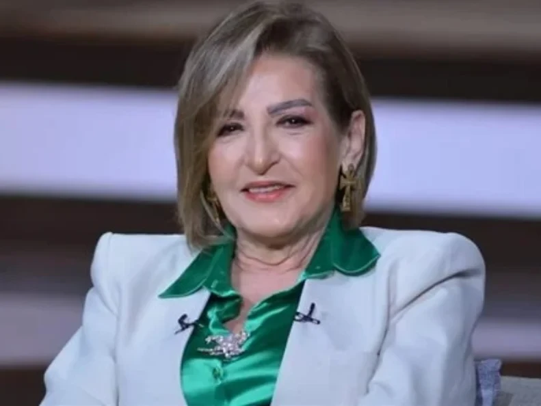 ماحدش يقدر على ليلي عز العرب ولا السبكي نفسه إنتي ىىىت جميله و شيك بس انا سمعت إنك اتحانقتي مع محمد السبكي اه ده بنته مخصماني لحد النهارده ده كان