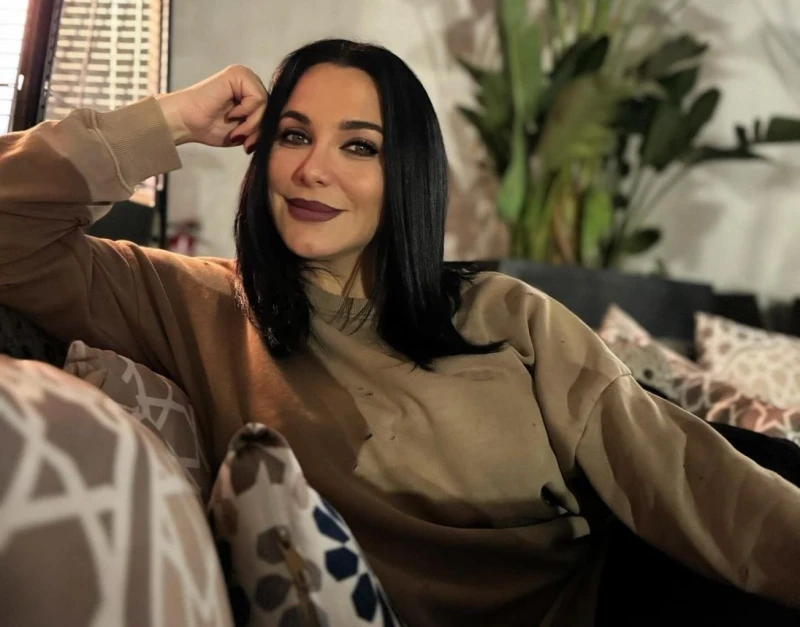 سلاف فواخرجي تكشف في تصريح خاص ل سيدتي عن مسلسلها ليالي روكسي مع أيمن زيدان لرمضان 2025 أعلنت الفنانة سلاف فواخرجي في تصريح خاص لسيدتي عن تفاصيل عملها لرمضان 2025 والذي سيجمعها مع