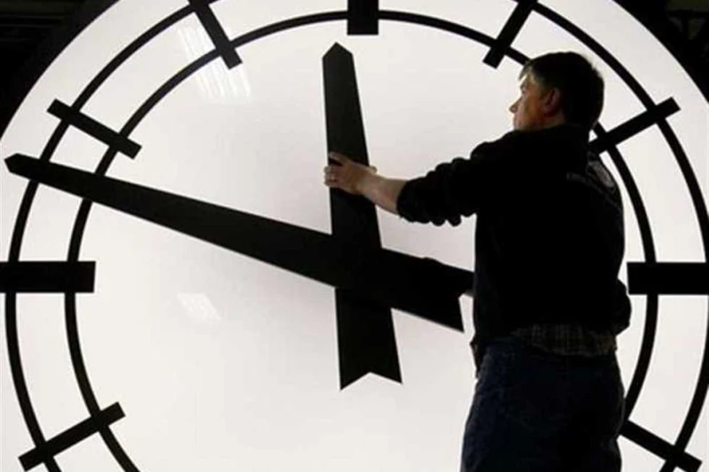 التوقيت الشتوي في مصر 2024.. متى يتم تغير الساعة وإلغاء توقيت الصيف؟ يترقب المواطنين عودة التوقيت الشتوي في مصر 2024، وذلك بعد تفعيل التوقيت الصيفي