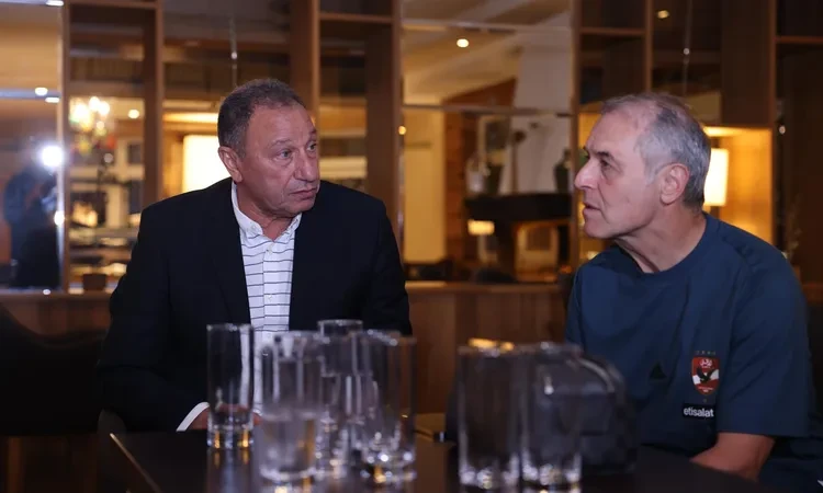 -شوبير يكشف تفاصيل اجتماع الخطيب مع كولر لحسم صفقات الأهلي (فيديو) .. تحدث الإعلامي أحمد شوبير عن تفاصيل لقاء جمع بين محمود الخطيب، رئيس النادي