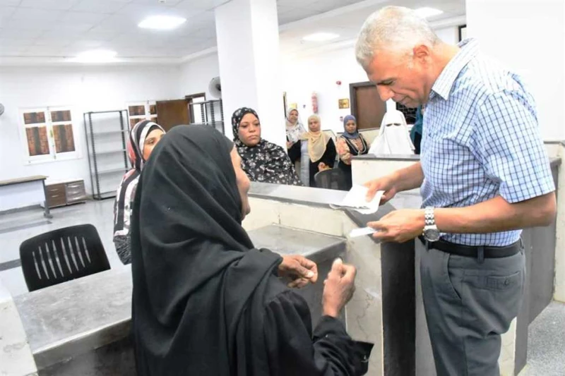 محافظ أسوان يطمئن على مستوى الخدمات المقدمة لمرضى الغسيل الكلوي بالسباعية تفقد اللواء دكتور إسماعيل كمال، محافظ أسوان، اليوم الاثنين، في جولة مفاجئة