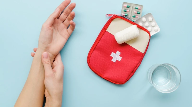 الإسعافات الأولية بالمنزل.. كيف تتصرف في حالات الحروق الإصابات والحروق من أكثر الحوادث شيوعا التي قد تحدث في المنازل، سواء نتيجة استخدام أدوات حادة أو التعرض لمواد ساخنة. معرفة كيف