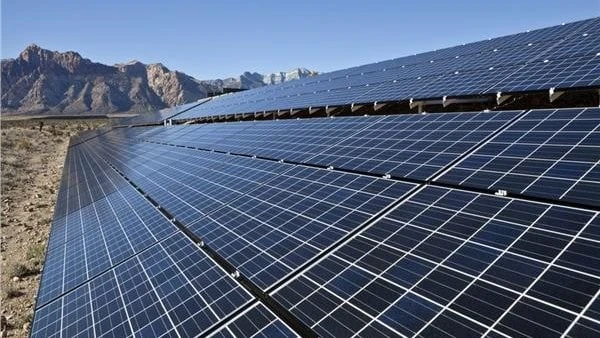 مليار دولار استثمارات إماراتية جديدة فى مجال الطاقة الشمسية ب مصراتخذت وزارة الكهرباء والطاقة المتجددة العديد من الإجراءات لتشجيع وفتح المجال للقطاع