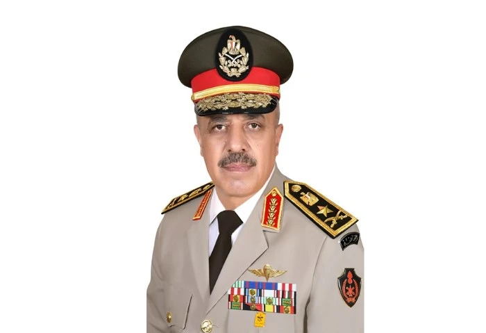 رئيس الأركان يتفقد إجراءات التأمين على الحدود مع غزة (فيديو) أعلن العقيد أركان حرب غريب عبد الحافظ المتحدث العسكري باسم القوات المسلحة، قيام الفريق