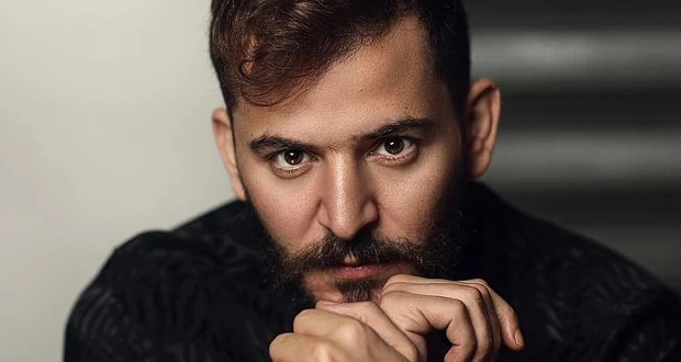 نقابة محترفي الموسيقى والغناء تهدد حسام جنيد.. أهان الفنانين اللبنانيين تعرف على التالي نقابة محترفي الموسيقى والغناء تهدد حسام جنيد.. أهان الفنانين