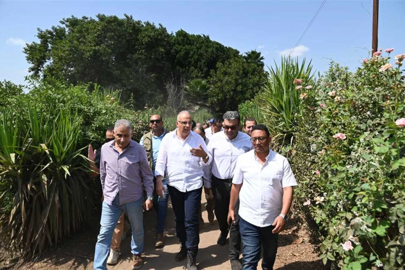 سويلم يتفقد حالة الرى في القليوبية ويلتقى بالمزارعين لتقييم الموسم الصيفى قام الدكتور هانى سويلم، وزير الموارد المائية والرى، اليوم الجمعة، بزيارة