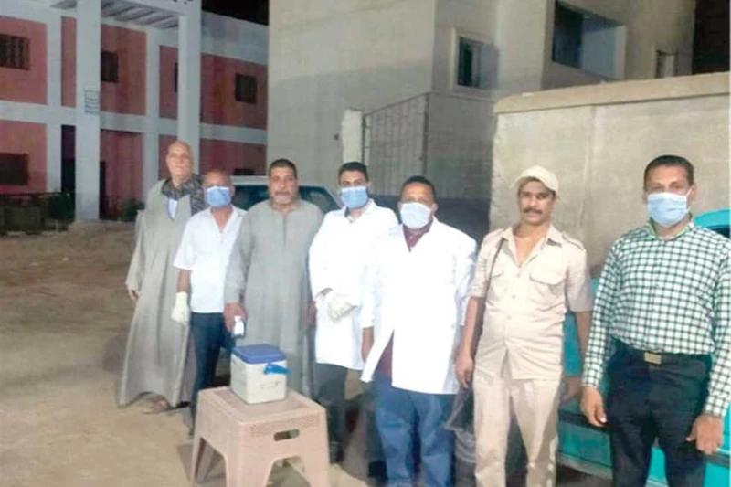 حملات مكثفة للطب البيطرى بالمحافظات ضد مرض السعار شنت مديريات الطب البيطرى بالمحافظات حملات مكثفة ضد مرض السعار الذى تنقله الكلاب الضالة، عقب قيامها