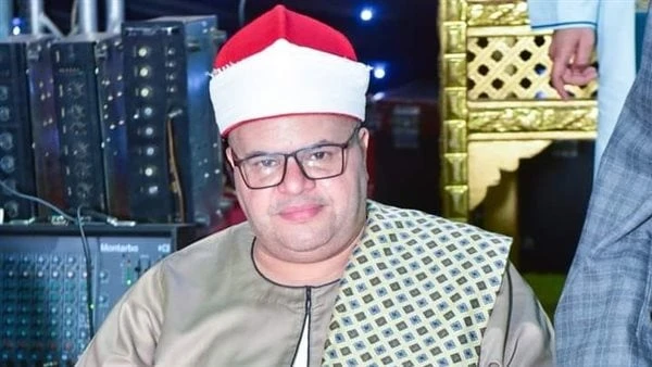 بعد المقطع المثير للجدل.. صديق المنشاوي: من يحكم على القراءة المتخصصون لا الجهلاءتداول رواد مواقع التواصل الإجتماعي، مقطع فيديو أثناء تلاوة القارئ