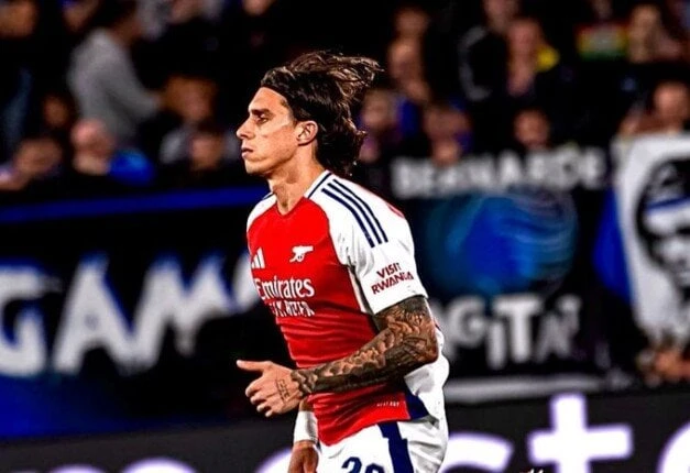 -مان سيتي ضد آرسنال.. كالافيوري يسجل هدفا خرافيا للجانرز ويعادل النتيجة فيديو .. مان سيتي ضد آرسنال.. نجح المدافع الإيطالي ريكاردو كالافيوري في تسجيل هدفا رائعا لصالح آرسنال، أمام