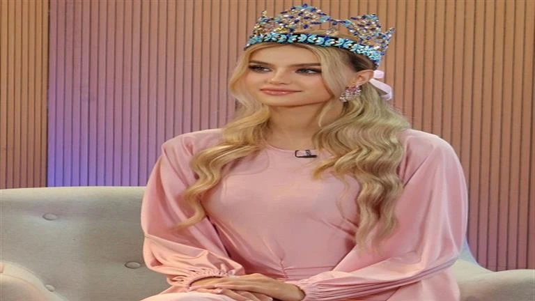 ملكة جمال العالم.. 30 صورة لكريستينا بيشكوفا الفائزة باللقب لعام 2024 لايف ستايل 09:15 م الثلاثاء 03 سبتمبر 2024 كتبت- شيماء مرسي حصلت كريستينا بيشكوفا من جمهورية التشيك على لقب مل