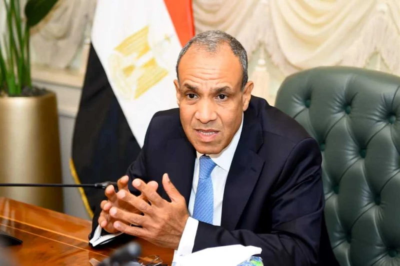 وزير الخارجية يكذب نتنياهو: لدينا معلومات كاملة عن مصادر تهريب الأسلحة (فيديو) نفى الدكتور بدر عبدالعاطي، وزير الخارجية والهجرة، الادعاءات والأكاذيب التي رددها رئيس الوزراء الإسرائ