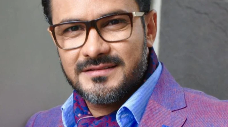 محمد رجب حلنجي في رمضان المقبل (خاص) كشف المؤلف محمود حمدان، عن ثاني أعماله الدرامية، المقرر عرضه ضمن المارثون الرمضاني 2025.وأكد محمود حمدان في