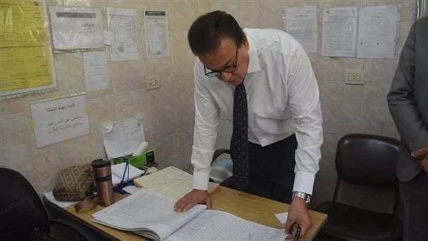 وزير الصحة يقرر إعفاء مديرة مركز طبي النزهة الجديدة.. ويوجه بسرعة الانتهاء من أعمال الصيانةأجرى الدكتور خالد عبدالغفار، نائب رئيس مجلس الوزراء وزير الصحة والسكان، جولة ميدانية مفاج