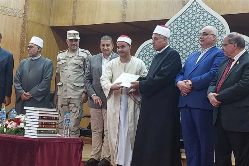 المنظمة العالمية للأزهر وهيئة الشبان العالمية يحتفلان بالمولد النبوي بالقليوبية نظمت المنظمة العالمية لخريجي الأزهر، وهيئة الشبان العالمية