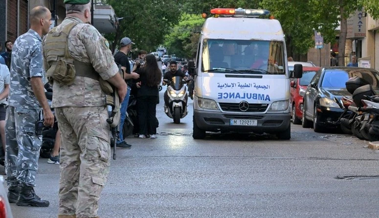 نجوم لبنان يتفاعلون مع ضحايا الانفجارات... تبرع بالدم وإنسانية انتقائية (فيديو)تفاعل عدد كبير من الفنانين والمشاهير اللبنانيين، إلى جانب عدد محدود من الفنانين العرب عبر السوشيال مي