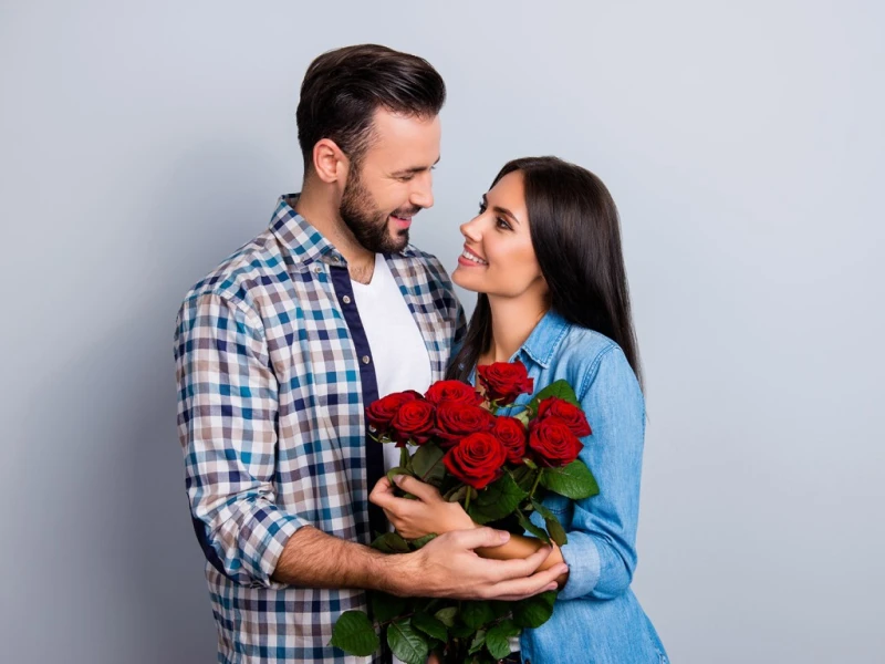 كيفية بناء علاقة زوجية صحية ومستدامة إن العلاقات الزوجية الناجحة والصحية تتطلب تفانيا وجهدا مستمرا من الزوجين، فهي العلاقة التي تبنى على أسس متينة من الثقة المتبادلة، والاحترام، وا