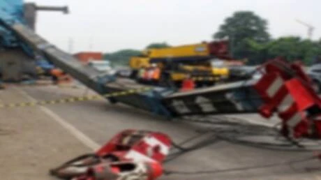 نيجيريا.. 48 شخصا ماتوا حرقا جراء انفجار صهريج نفط بشاحنة للمواشي متفرقات أفادت وكالة الاستجابة للطوارئ النيجيرية الأحد بأن شاحنة وقود اصطدمت وجها