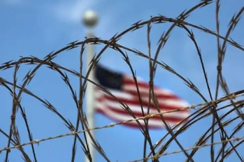 سجن 10 سنوات.. ثم حصل على 50 مليون دولار أمرت سلطات شيكاغو بدفع مبلغ قياسي قدره 50 مليون دولار لأميركي أسود في الثلاثينيات من عمره قضى 10 سنوات في السجن بعد إدانته في عام 2008 بجري