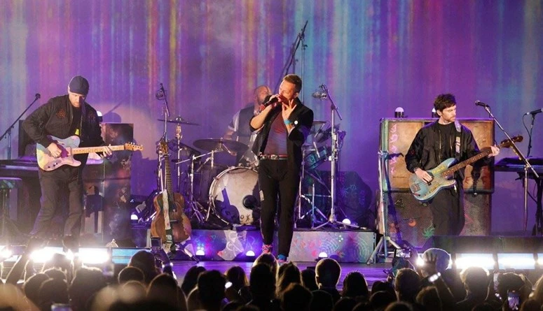 مفاجأة من كولدبلاي إلى جمهورها في أبوظبيأعلنت فرقة كولدبلاي إحياءها حفلا في استاد مدينة زايد الرياضية في أبوظبي، في 11 كانون الثاني (يناير) من عام 2025، ضمن جولتها العالمية .وأكدت