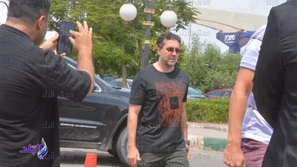 بحضور نجوم الفن.. تشييع جنازة والد المنتج طارق الجنايني من الشيخ زايد فيديووصورشيعت جنازة والد المنتجان طارق وأحمد الجنايني، اليوم الخميس عقب صلاة