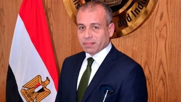 رئيس التمثيل التجاري: نستهدف جذب استثمارات أجنبية بالقطاع الصناعي تصل ل4 مليارات دولارقال الوزير مفوض تجاري يحيي الواثق بالله رئيس جهاز التمثيل