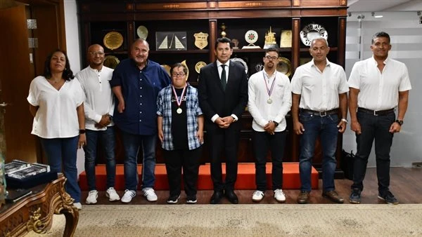 -بعد عبورهم المانش.. وزير الشباب يكرم البعثة المصرية السعودية لذوي الهمم والأصحاء .. كرم اليوم الدكتور أشرف صبحي وزير الشباب والرياضة بمقر الوزارة