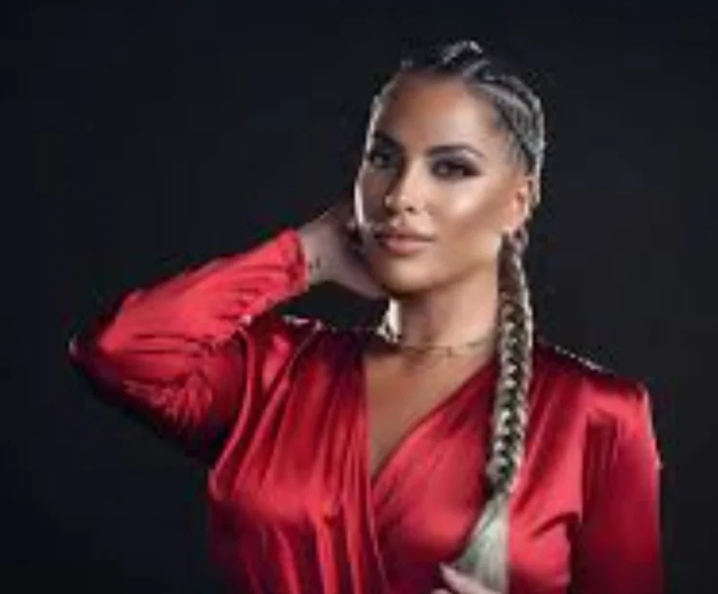 الفنانة مريم رعد تطلق أغنية جديدة بعنوان جوك غير أطلقت الفنانة العراقية مريم رعد أحدث اعمالها الغنائية بعنوان جوك غير من كلمات ولي بدن ،وألحان علي بن سالم ، ومن توزيع ومكس علي بهرا