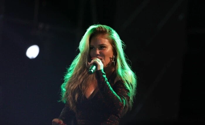 كل الحب.. نيكول سابا توجه رسالة لجمهور حفلها ب كفر الشيخ فيديووجهت الفنانة نيكول سابا، رسالة لجمهور حفلها الأخير في كفر الشيخ، الذي أحيته يوم الجمعة