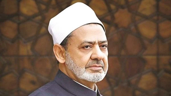 نظرا للإقبال الشديد.. مد فترة قبول طلبات الالتحاق برواق العلوم الشرعية والعربيةأعلنت الإدارة العامة للجامع الأزهر، عن مد فترة قبول الطلبات الورقية