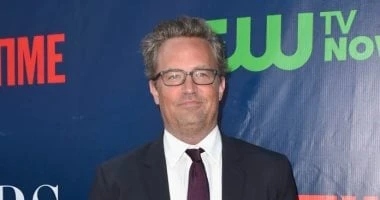 فن: معجبو ماثيو بيري ينتقدون عدم ذكره في جوائز إيمي انتقد معجبو الممثل الراحل ماثيو بيري حفل توزيع جوائز السادس والسبعين، لعدم تضمين ممثل مسلسل الراحل خلال فقرة الذكرى. وسارع العدي