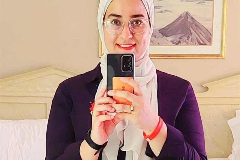 تشييع جثمان الباحثة ريم حامد من مسجد فاطمة الشربتلي في التجمع الخامس (تفاصيل) انتهت، منذ قليل، مراسم تشييع جثمان الباحثة ريم حامد المتوفاة في فرنسا، من مسجد فاطمة الشربتلي في التجم