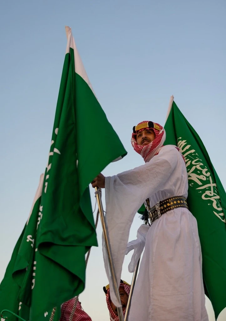 ماذا يقال في اليوم الوطني السعودي؟ يحتفل الشعب السعودي بذكرى اليوم الوطني السعودي ال94 للمملكة العربية السعودية، الذي يصادف اليوم في الثالث والعشرين من سبتمبر، وهو مناسبة وطنية عزي