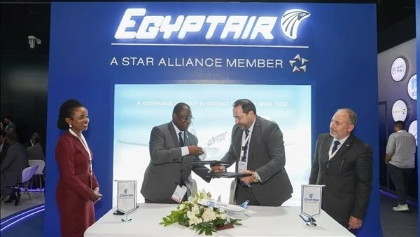 أكاديمية مصر للطيران توقع مذكرة شراكة في التدريب مع وقع الطيار وليد سليمان رئيس أكاديمية مصرللطيران للتدريب مع السيد سكرتير عام الإتحاد الأفريقي لشركات الطيران مذكرة تفاهم تهدف لإن