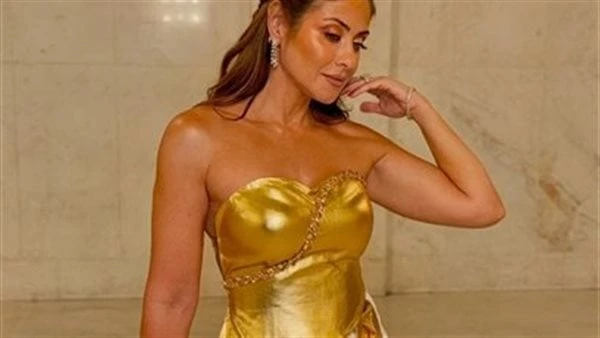 أجرأ فستان.. هيدي كرم تستعرض تفاصيل إطلالاتها بحفل الدير جيستشاركت النجمة هيدي كرم جمهورها عبر حسابها في موقع التواصل الاجتماعي إنستجرام صور إطلالتها